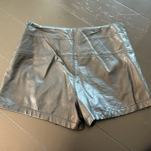 Free People Emmy Skort black leather - Picture 6 of 6